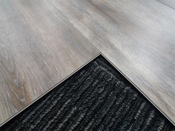 Non-slip Vinyl Planks Non-slip Vinyl Planks